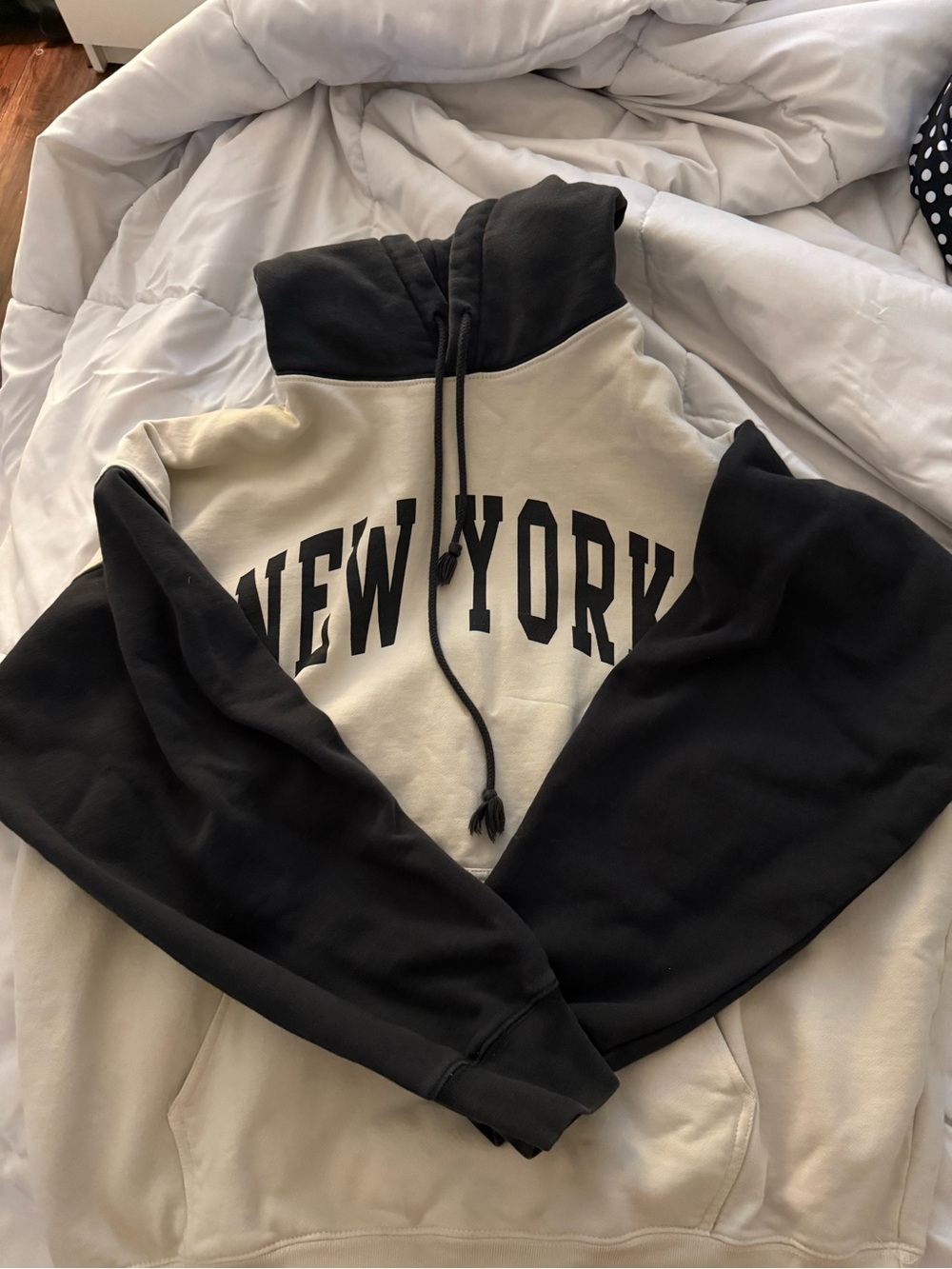Brandy Melville Black and Cream New York Pullover Hoodie